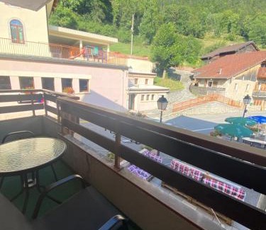 La Forclaz Hotel | Pet-Friendly Auberge le bois du cornet with Top Amenities