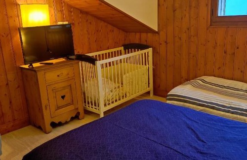 Station des Rousses-Haut Jura House | Discover Auberge Le Cerf: Family-Friendly Retreat Awaits