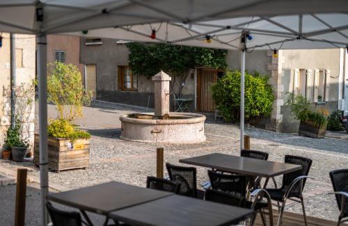 Mont-Dauphin Bed & Breakfast | Family-Friendly Auberge Le Glacier Bleu – Rated 8.8/10