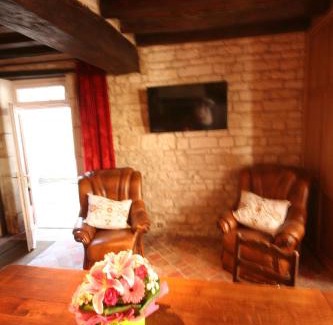 Vincelottes Hotel | Inviting Auberge Les Tilleuls: Pet Friendly & Family Oriented