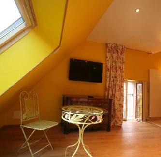 Vincelottes Hotel | Inviting Auberge Les Tilleuls: Pet Friendly & Family Oriented