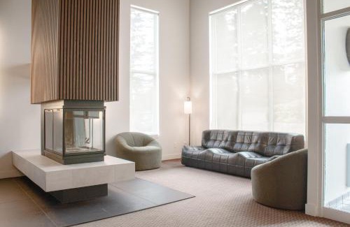 Saint-Jean-de-Matha Hotel | Discover Auberge Matha: Family-Friendly with Pool Access