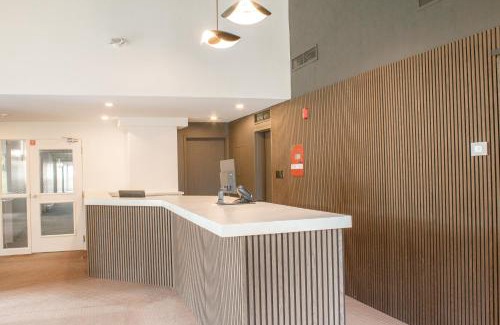 Saint-Jean-de-Matha Hotel | Discover Auberge Matha: Family-Friendly with Pool Access
