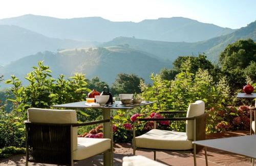 Bidarray Hotel | Cozy Auberge Ostapé: Pet-Friendly Retreat with Ocean Views