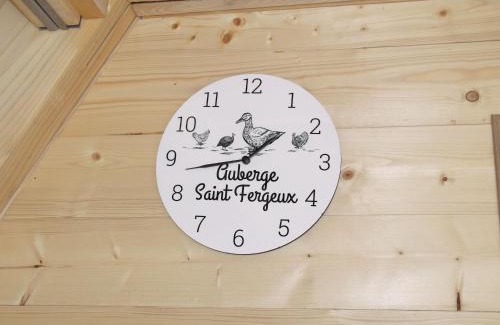 Gionges Hotel | Pet-Friendly Auberge Saint Fergeux with Top Amenities
