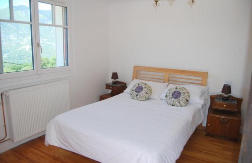 Saint-Pastous Bed & Breakfast | Guest Rated 9.5: Auberge St P Vegetarian BnB with Breakfast