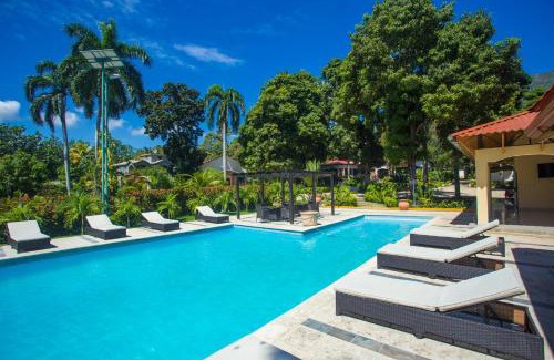 Vaudreuil Hotel | Relax at Auberge Villa Cana with Oceanfront Views & Pool