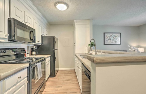 Auburn Condo | Pet-Friendly Auburn Condo with Pools, Near University
