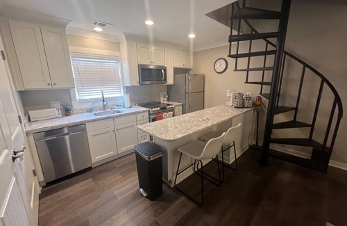 Auburn - Opelika Condo | Premier Auburn Game Day Condo Steps from Jordan Hare