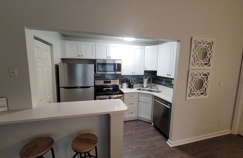 Auburn Condo | Premier Auburn Unit Near University with Pool & Spa Access