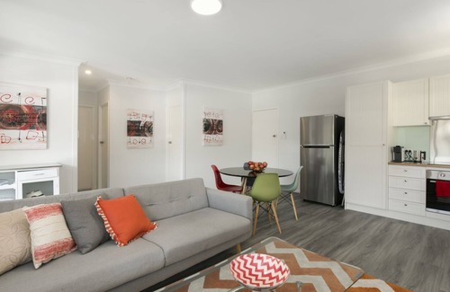 Auchenflower Apartment | Family-Friendly Tallywood Apt 2 in Auchenflower, Pet Welcome