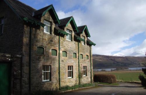 Killin House | Exceptional Auchmore Apartments with Breakfast & Family Amenities