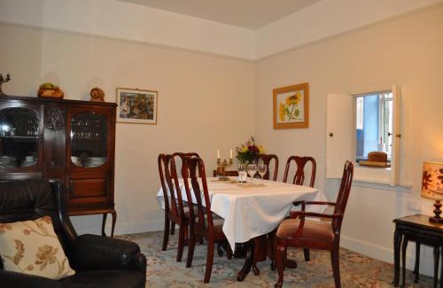 Killin House | Exceptional Auchmore Apartments with Breakfast & Family Amenities