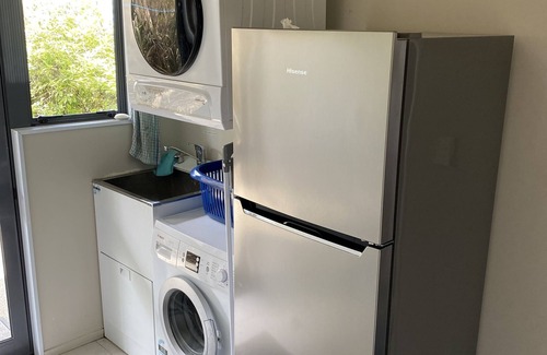 Grahams Beach House | Ocean View Auckland Beach Retreat - Guest Rated 9.8/10
