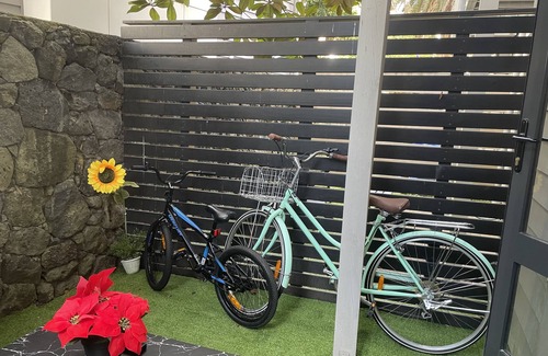 Parnell Apartment | Modern Auckland City Ensuite with Patio & Garage Access