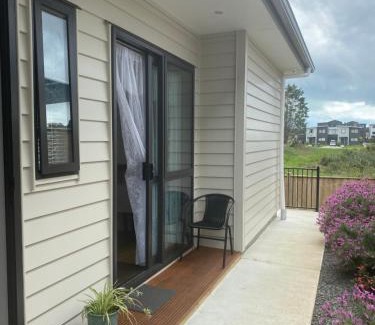 Mount Wellington Apartment | Kid-Friendly Auckland GQ Flat Bush Holiday Home Awaits