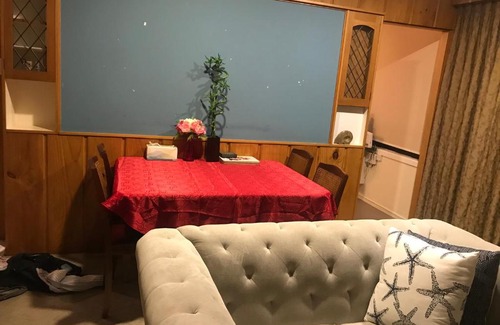 Greenlane - Ellerslie Villa | Relaxing Getaway at Auckland One Tree Hill Cody Suite