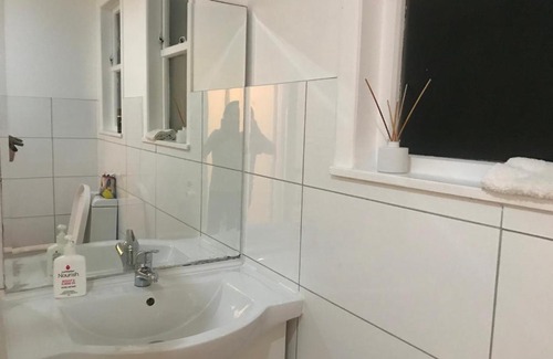 Greenlane - Ellerslie Villa | Relaxing Getaway at Auckland One Tree Hill Cody Suite