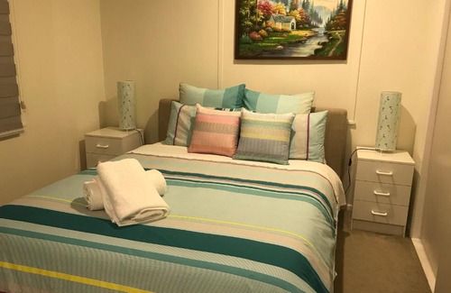 Greenlane - Ellerslie Villa | Relaxing Getaway at Auckland One Tree Hill Cody Suite