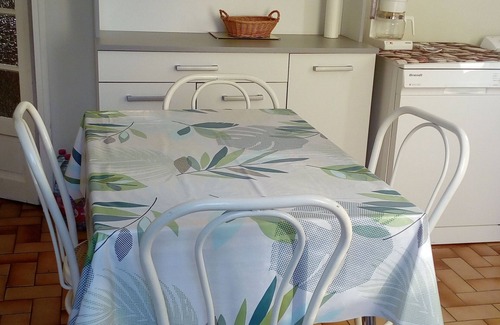 Audenge Villa | Relaxing Audenge Getaway with Ocean Views and Spa Access