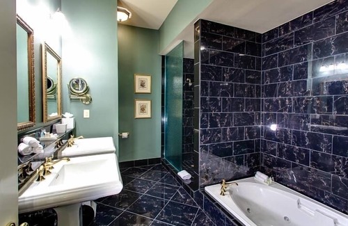 French Quarter Hotel | Discover Audubon Cottages: Guest Rated 9.6 with Pool & Breakfast