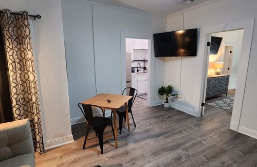 Audubon Apartment | Pet-Friendly Audubon House: Ideal 2-Bedroom Apartment
