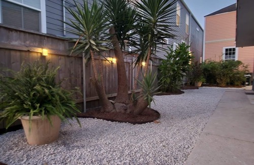 Audubon Apartment | Pet-Friendly Audubon House: Ideal 2-Bedroom Apartment
