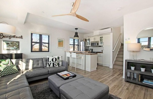 Saugatuck Condo | Book Now: Gorgeous Condo in Downtown Saugy with Bikes!