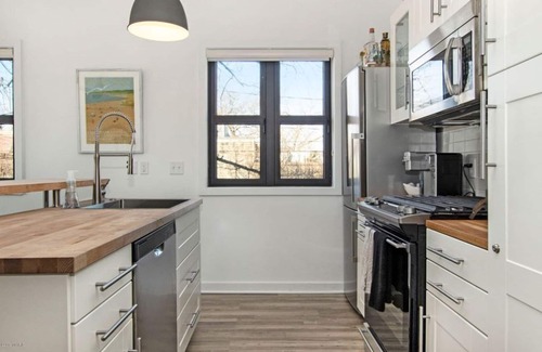 Saugatuck Condo | Book Now: Gorgeous Condo in Downtown Saugy with Bikes!