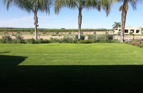 Augrabies Hotel | Family-Friendly Augrabies De Oude Stoor Guesthouse Awaits