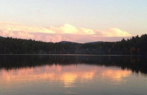 Keeseville House | Unforgettable Augur Lake Cabin Escape - Pet & Child Friendly