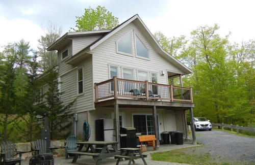 Town of Chesterfield House | Enchanting Augur Lake House with Scenic Views & Family Amenities