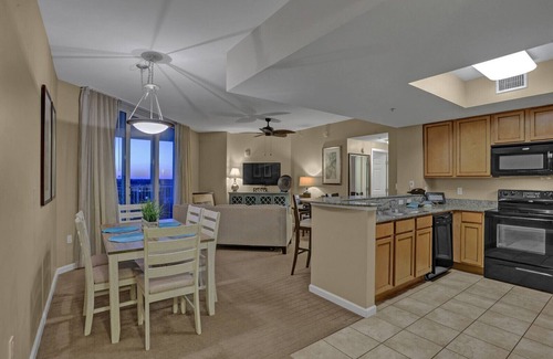 Fort Walton Beach - Destin Condo | Oceanfront Getaway: 9th Floor Suite with Spa & Pool