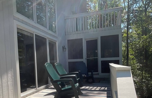 Goshen House | Pet-Friendly 4 Bed Retreat Near Mohawk Mountain Ski Area