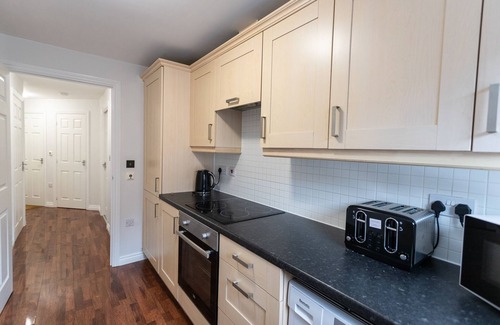 Swindon House | Ideal Long Stay for Contractors with Family-Friendly Amenities