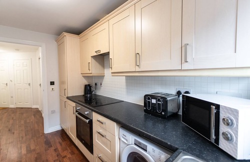 Swindon House | Ideal Long Stay for Contractors with Family-Friendly Amenities