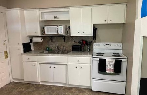 Augusta House | Augusta Bungalow: Family-Friendly Retreat with Pet Amenities