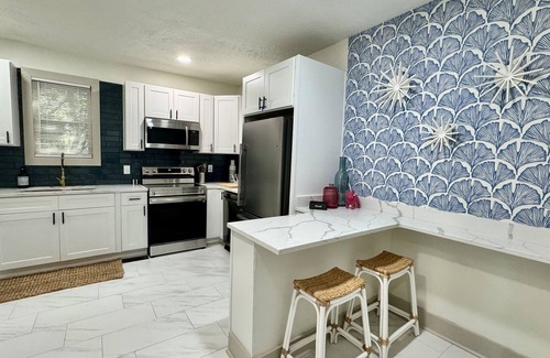 Summerville House | Central Augusta Retreat with Breakfast Near Downtown & Masters