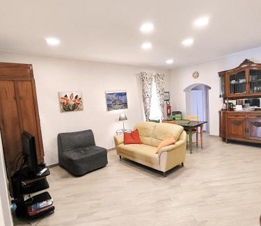 Augusta Apartment | Prime Augusta Isola Appartamento in Central Location