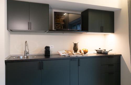 Milan Apartment | Auguste Studio Metro M1 Rembrandt 45