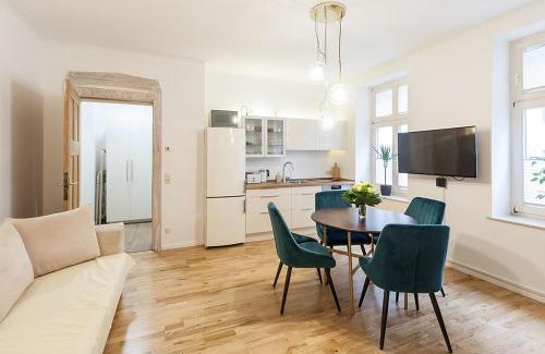 Mitte Apartment | Tranquil Retreat in Central Location with King Bed