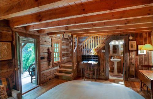 Pisgah Forest House | Welcoming Aunt Babbie's Cabin: Family-Friendly Retreat