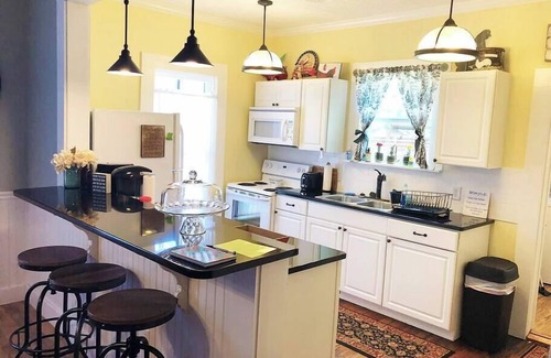 Llano House | Experience Aunt Hattie's Farmhouse with Ocean Views & Breakfast