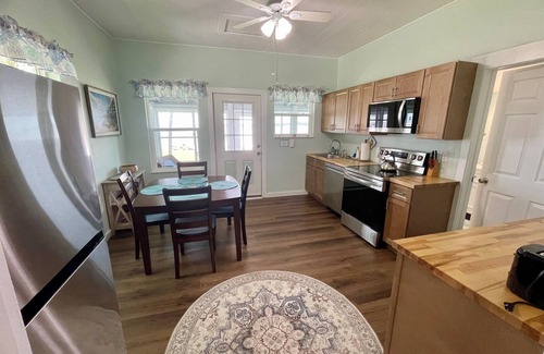 Cedar Key Cottage | Inviting Aunt May's Waterfront Cottage in Cedar Key!