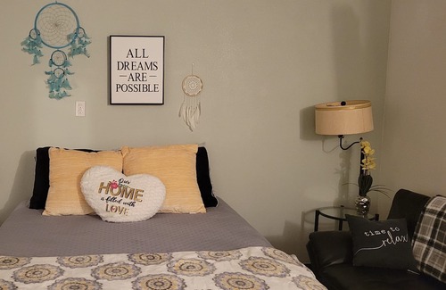 Hildale Apartment | Auntie Annie's is a nice quiet get away, within an hour of Zion's National Park.