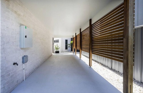 Yamba Apartment | Rejuvenating Aura Apartment: Ideal for Solo and Romantic Getaways