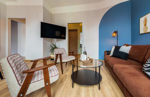 Stare Miasto Apartment | Pet-Friendly AURA No 1: Family Comfort Awaits You