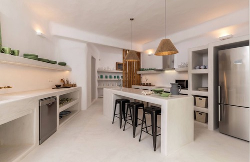 Mykonos Town Villa | Experience Aura Villa: A Tale of Luxury and Ocean Views