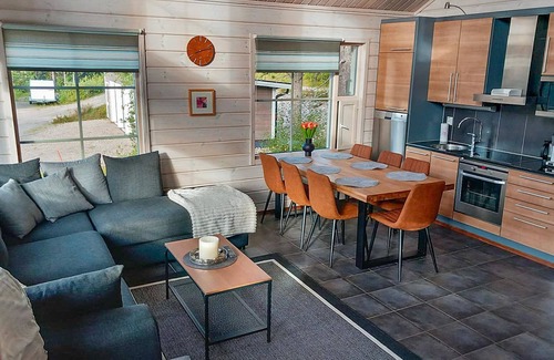 Kehys-Kainuu House | Lake View Retreat at Aurinko-saaga 5 Paritalo by Interhome