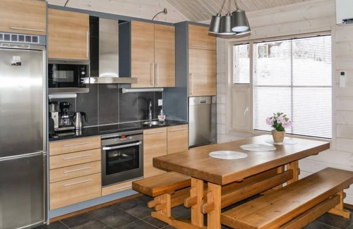 Kehys-Kainuu House | Discover Aurinko-saaga 6 Paritalo with Lake View & Spa